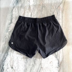 *NWT* Lululemon Hotty Hot Short 4” *Lined*